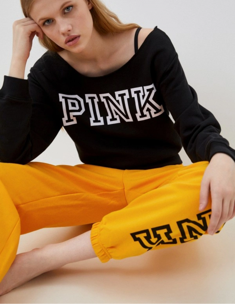 Buzo deportivo Pink... 2