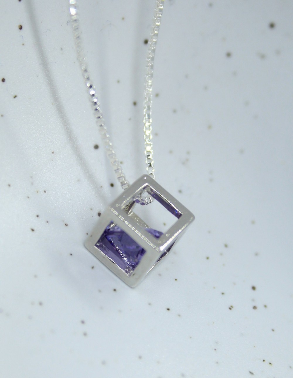 Collar de plata de cubo con...